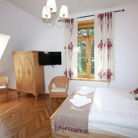 Vila Ubocz *